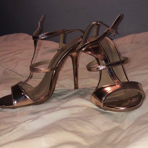 rose gold heels size 6